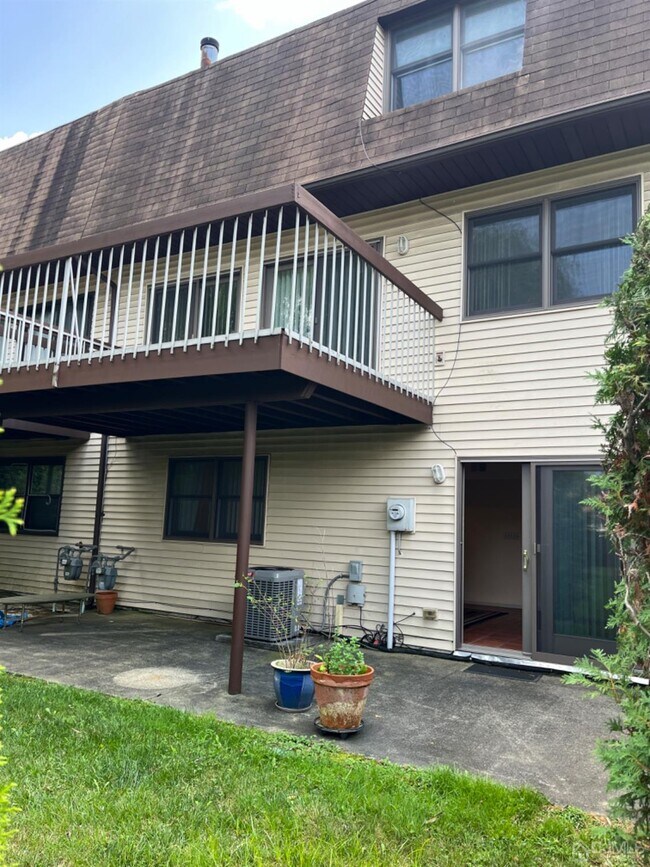 Building Photo - 3601 N Oaks Blvd