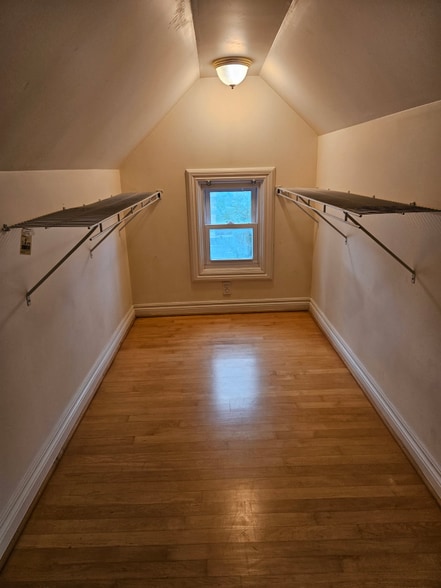 Building Photo - 1409 Gardenia Ave