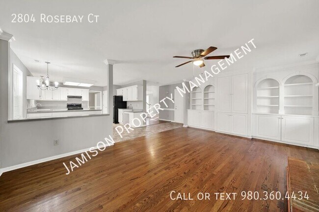 Building Photo - 2804 Rosebay Ct