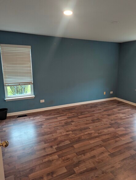 Building Photo - 335 Buckingham Cir