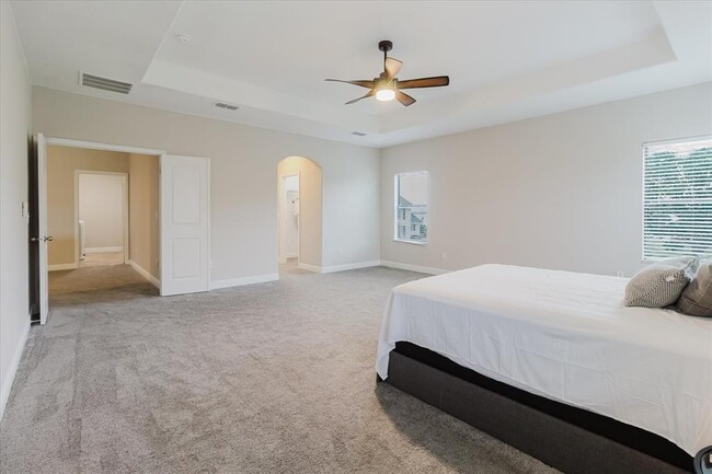 Building Photo - 1389 Heritage Landings Dr