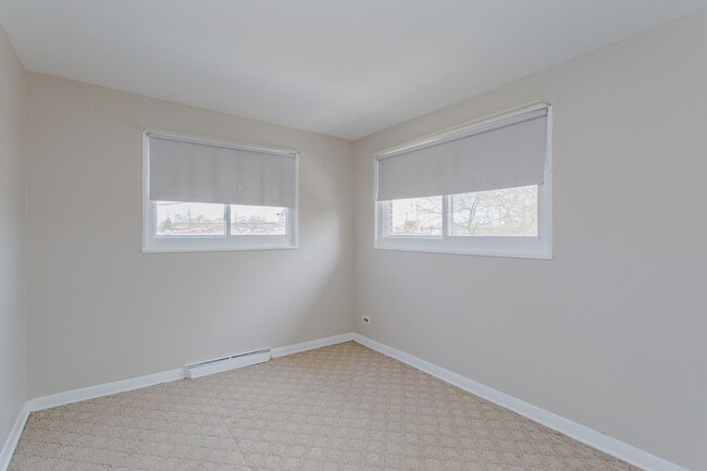 Building Photo - 4852 Carol St
