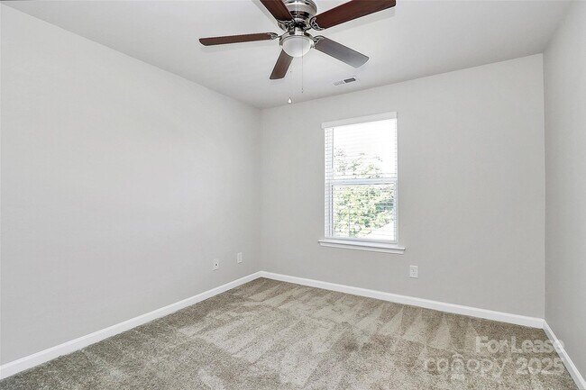 Building Photo - 646 Sagecroft Ln