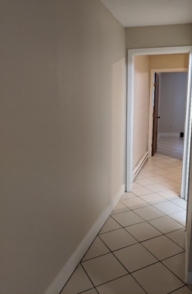 Building Photo - 138 N Agency St