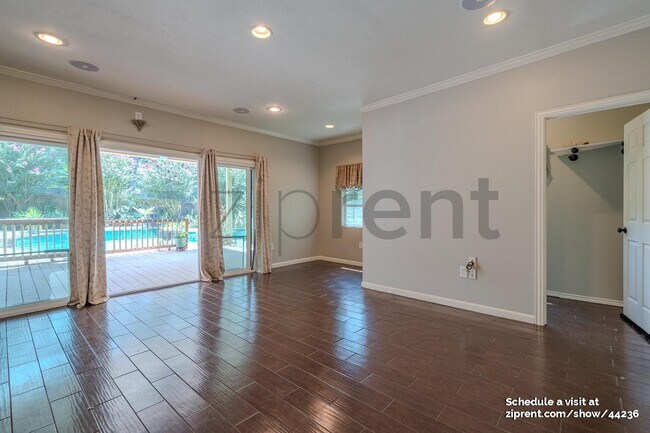 Building Photo - 1558 O'Connor Dr