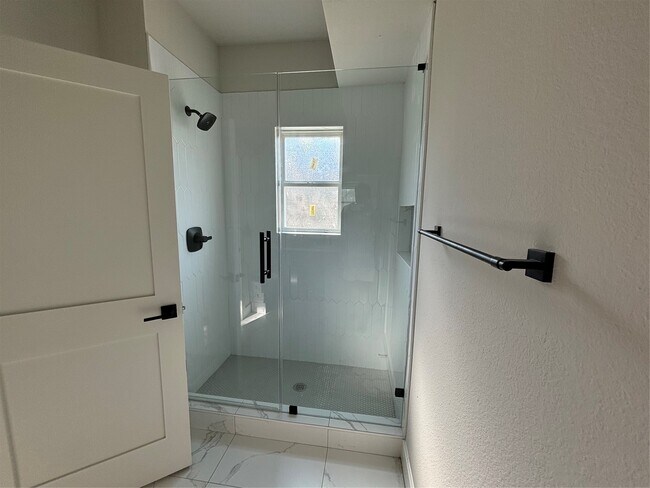 Building Photo - 3604 Dennis St