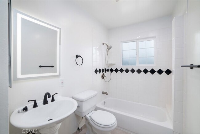 Building Photo - 2958 Gramercy St