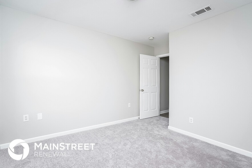 Building Photo - 6030 Cullen Dr