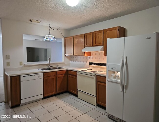 Building Photo - 12639 Enchanted Hollow Dr