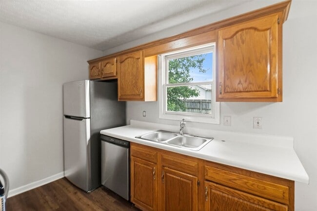 Building Photo - 1204 Derek Dr