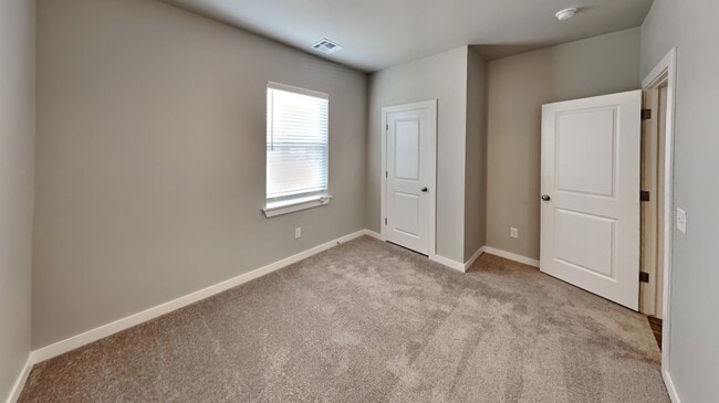 Building Photo - 4 Bedroom 2 Bathroom 2 Car Garage Home in Oakdale School District