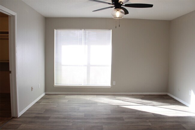 Building Photo - 4406 Lost Lake Ln