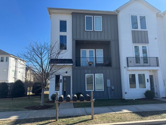 Building Photo - Great 3BR Home in the Heart of Nashville