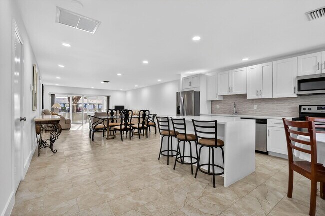 Building Photo - 5093 Privet Pl
