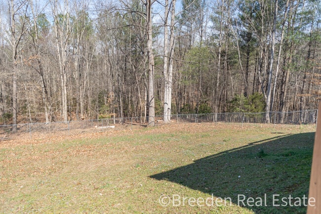 Building Photo - 220 Sequoyah Cir