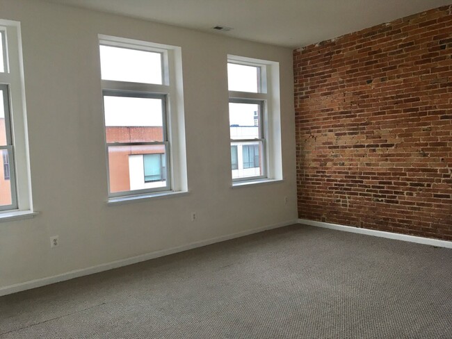 Building Photo - 1701 N Calvert St