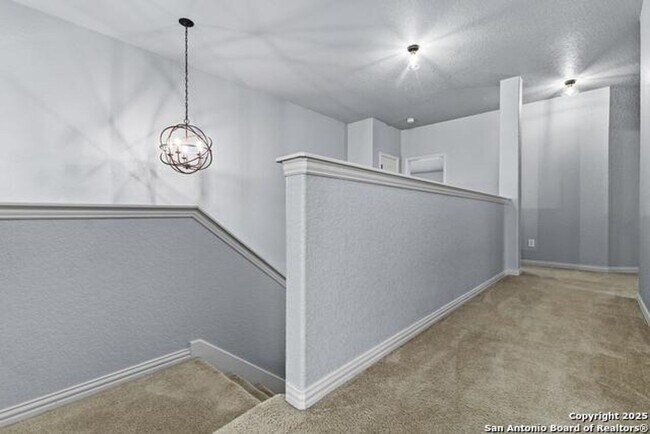 Building Photo - Move In Ready - Stunning 4 bd/2.5 Located ...