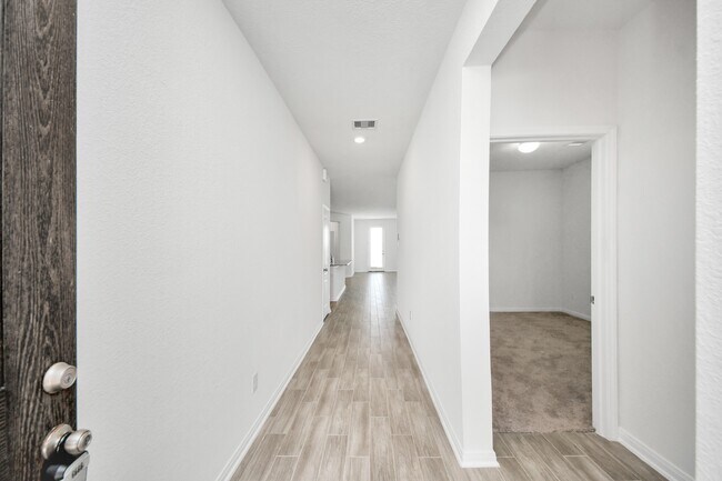 Building Photo - 1270 Glendora Dr