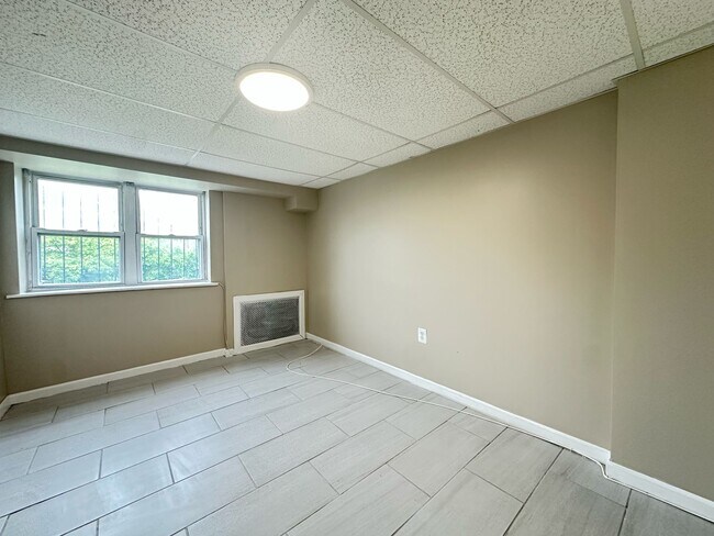 Building Photo - 6766 Blakemore St
