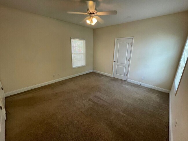 Building Photo - PRE-LEASING FOR AUGUST 9TH, 2026!