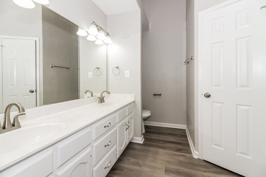 Building Photo - 7568 Baysweet Dr