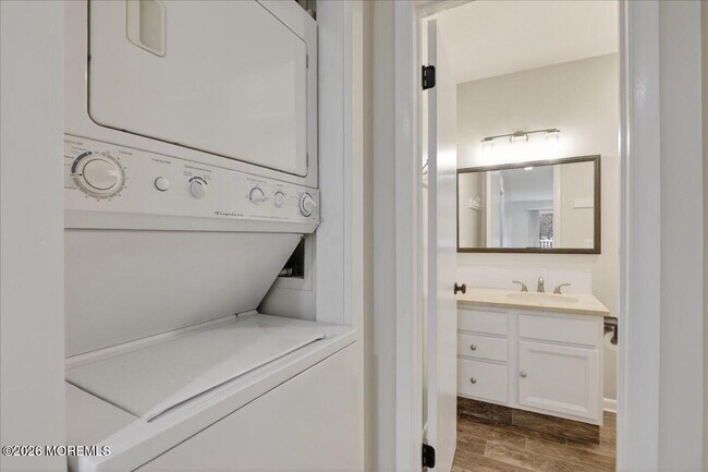 Building Photo - 21 Washington St