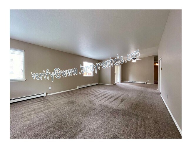 Building Photo - 3 Burgundy Ct