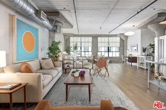 Building Photo - 200 N San Fernando Rd