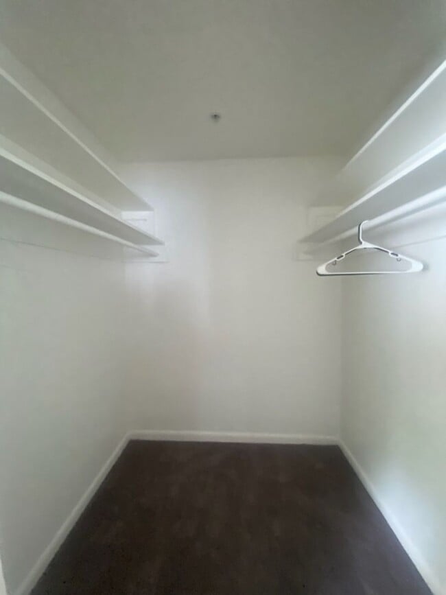 Building Photo - Southport Home
