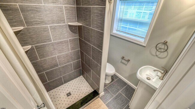 Building Photo - 103 N Harvard Ave