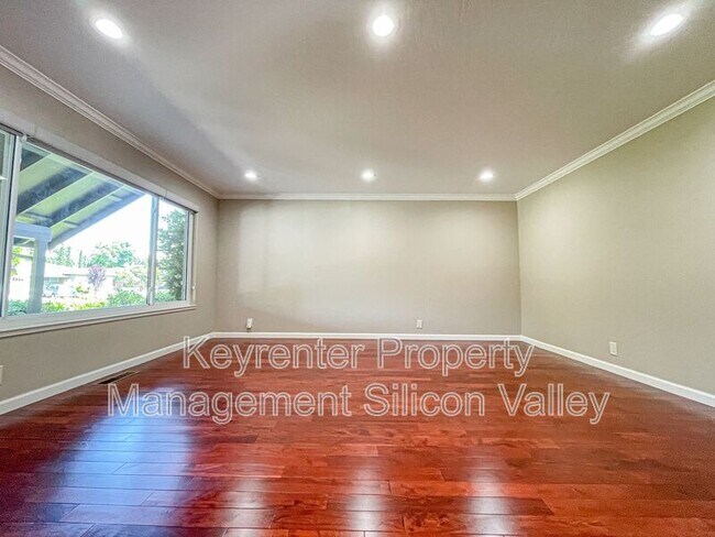 Building Photo - 6701 Tannahill Dr
