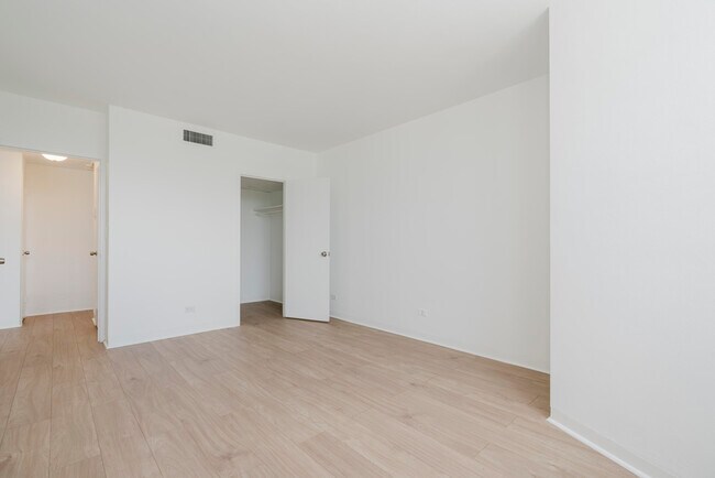 Building Photo - 2800 N Flagler Dr