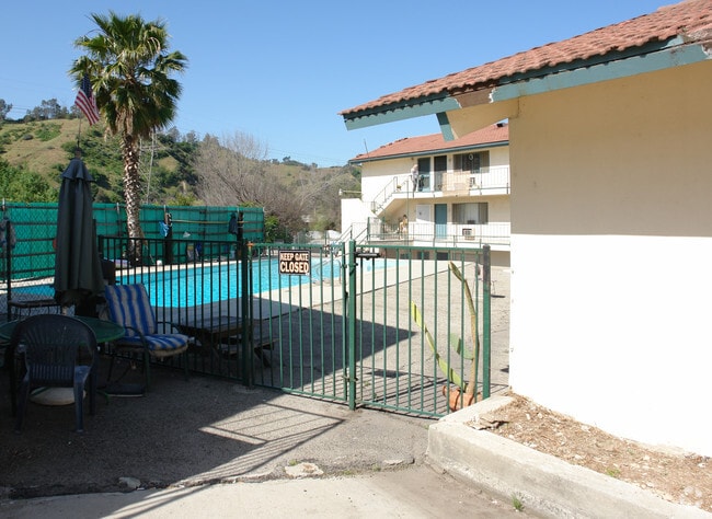 Pool - Griffith Park Apartments