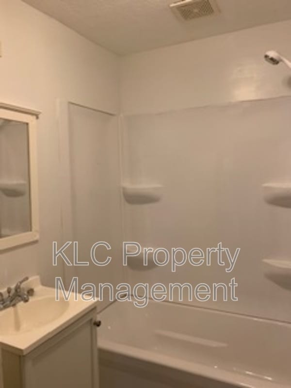 Building Photo - 411 E McKinley Ave