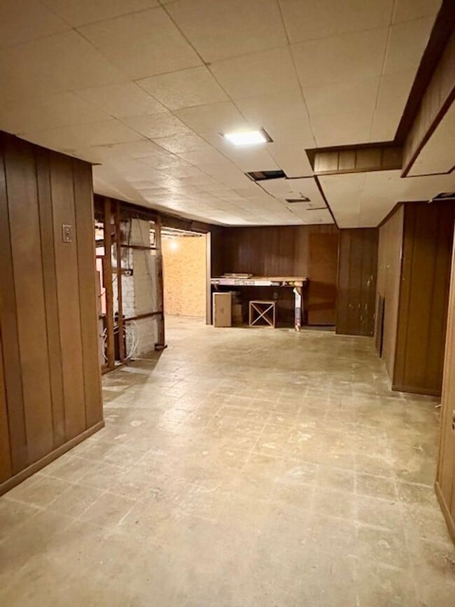 Building Photo - 4541 Fairfield Dr