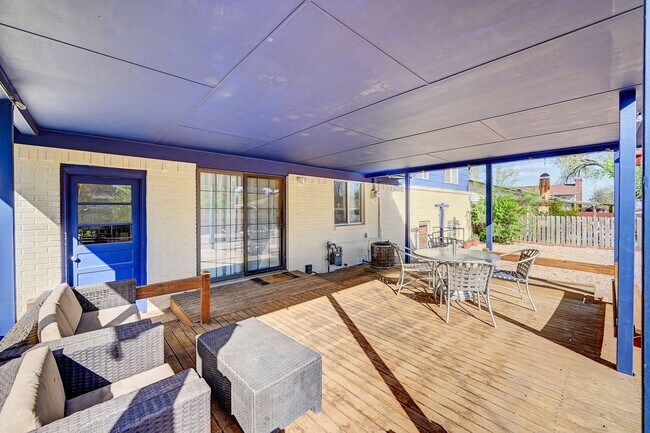 Building Photo - 4220 Edwinstowe Ave