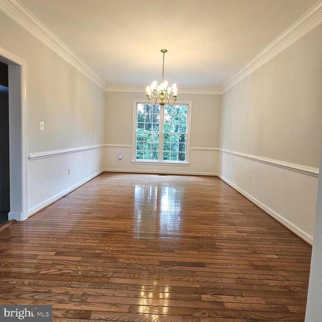 Building Photo - 5267 Tractor Ln