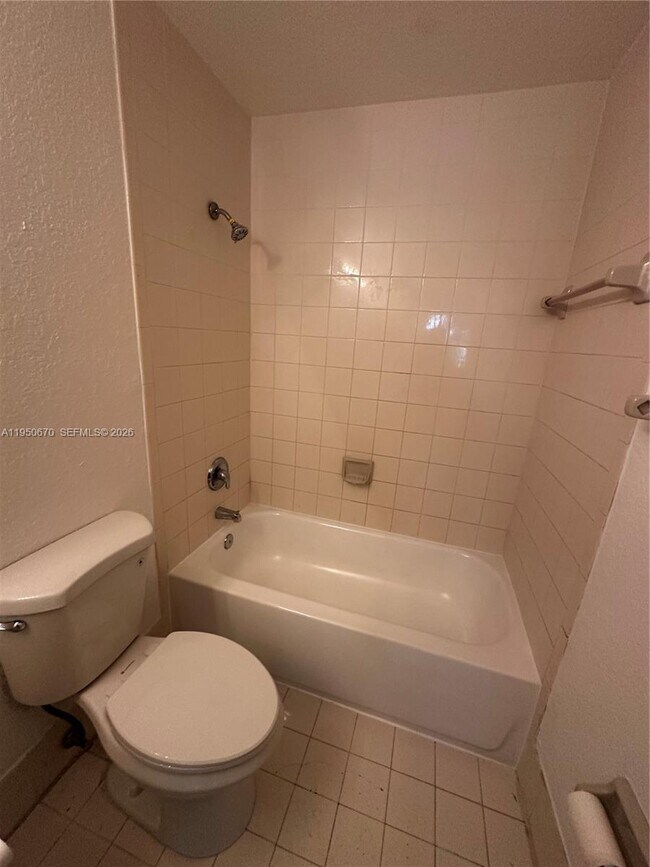 Building Photo - 1440 SE 24th Ct