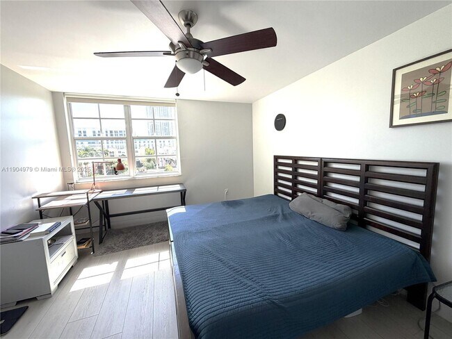 Building Photo - 19701 E Country Club Dr