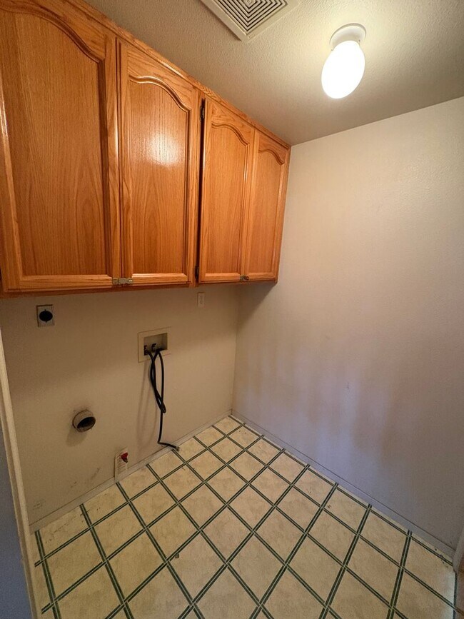 Building Photo - 314 N Virmargo St