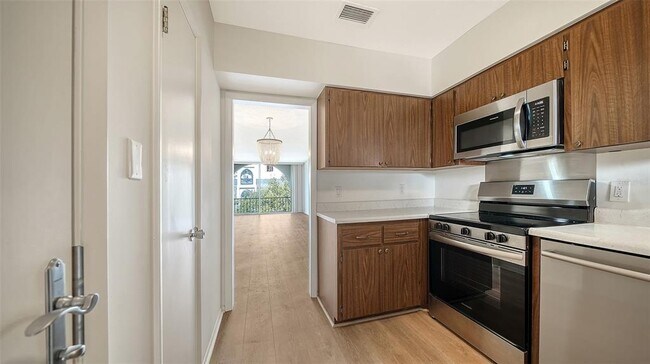 Building Photo - 301 S Gulfstream Ave