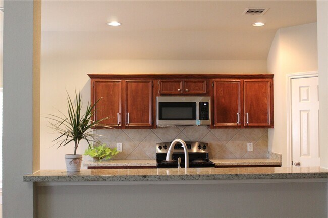 Building Photo - 22852 Lantern Hills Dr