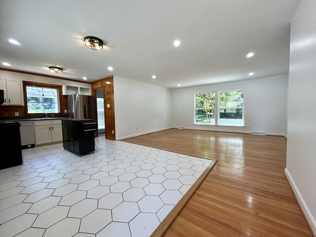 Building Photo - 4310 Woodgreen Terrace