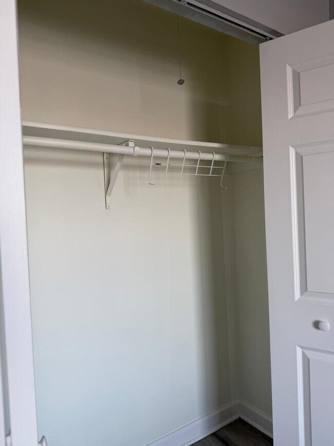 Building Photo - 157 S Gregory St