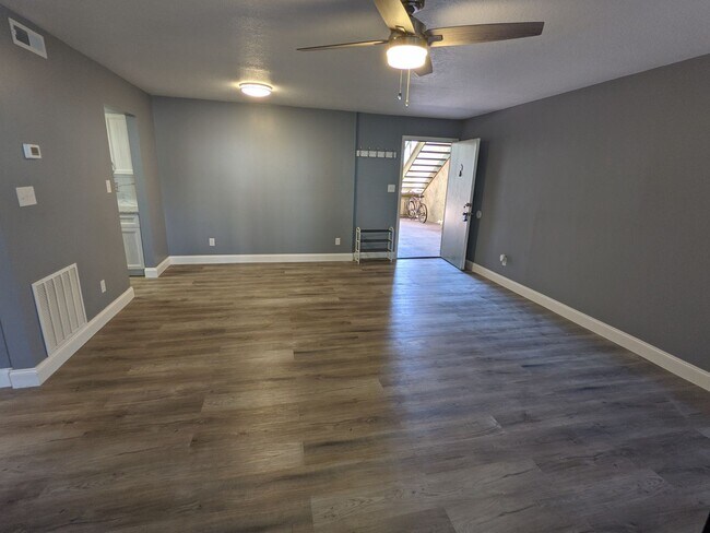 Building Photo - Ground Floor 2/2 in Pool Complex