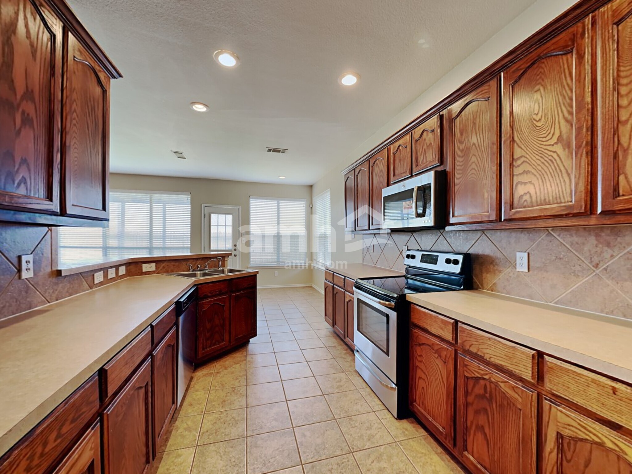 Building Photo - 58 N Highland Dr