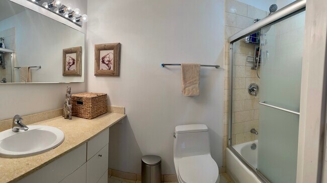 Building Photo - 510 W Erie St