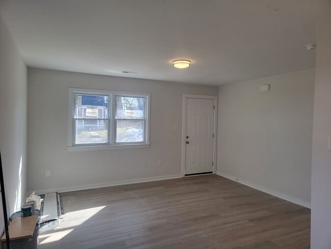 Building Photo - 3719 Moody Ave