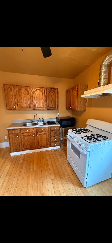 Building Photo - 313 N Evans St