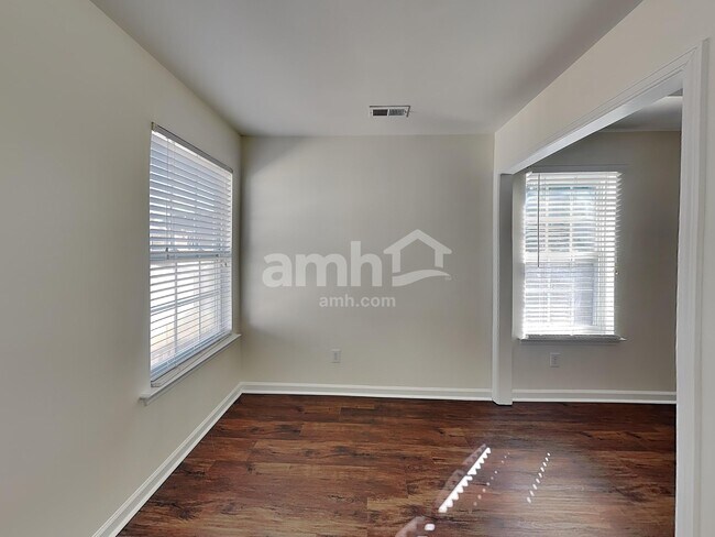 Building Photo - 126 Elrosa Rd